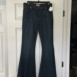 NEW Free People, Mid-rise, Fit And Flare Jeans 31L (jeans run very long)